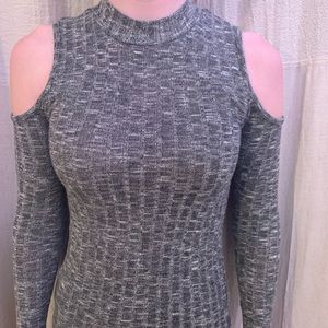 American Eagle XS Top w/ Cut out Shoulders